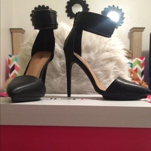 Black Heels (Faye)